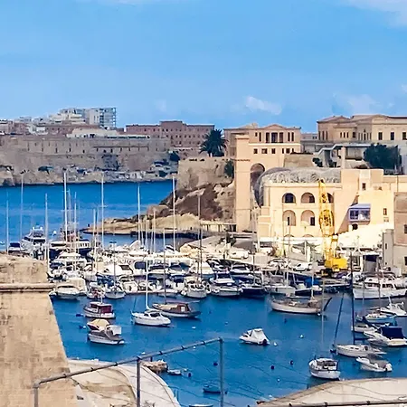 Valletta And Grand Harbour Lookout アパート *