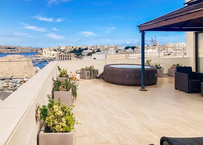 Valletta&grand Harbour Lookout * Kalkara